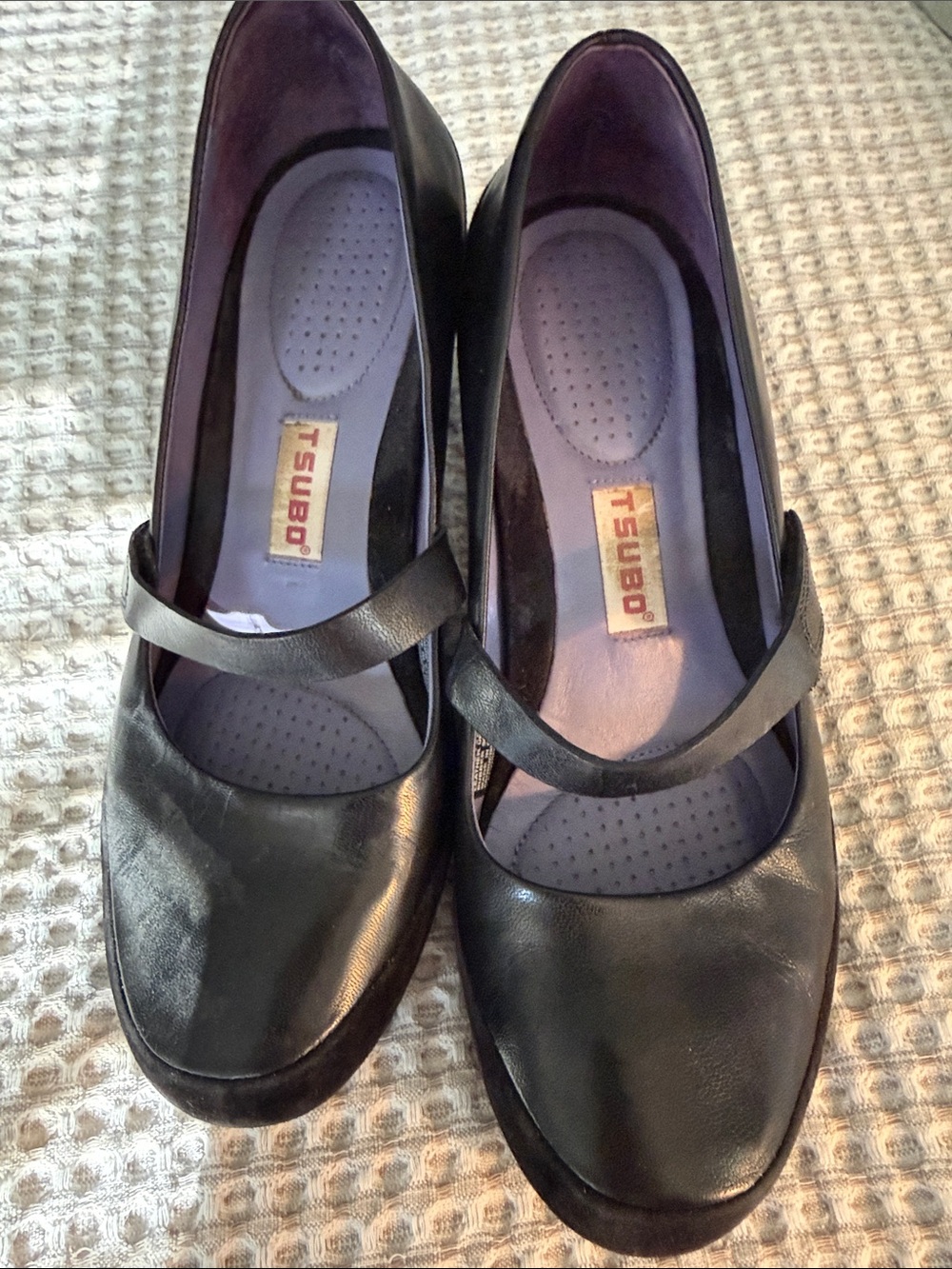Tsubo Black Leather Mary Jane Heels